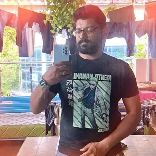 Warren D'Souza