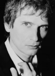 Berton Averre