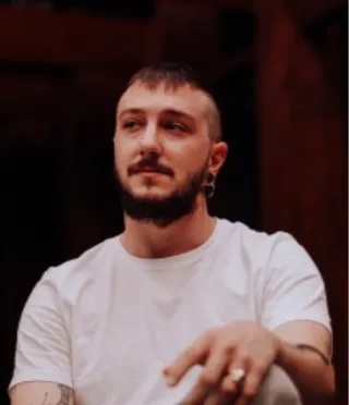 Álvaro Esteve